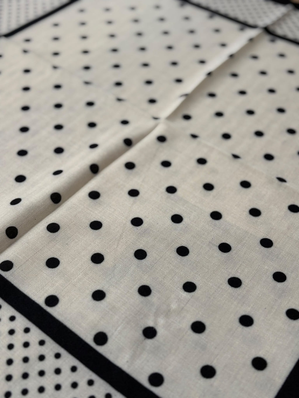 Foulard carré petit pois